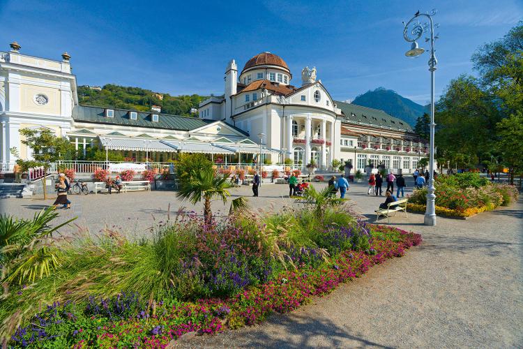 Passeggiata Lungo Passirio – Kurhaus di Merano